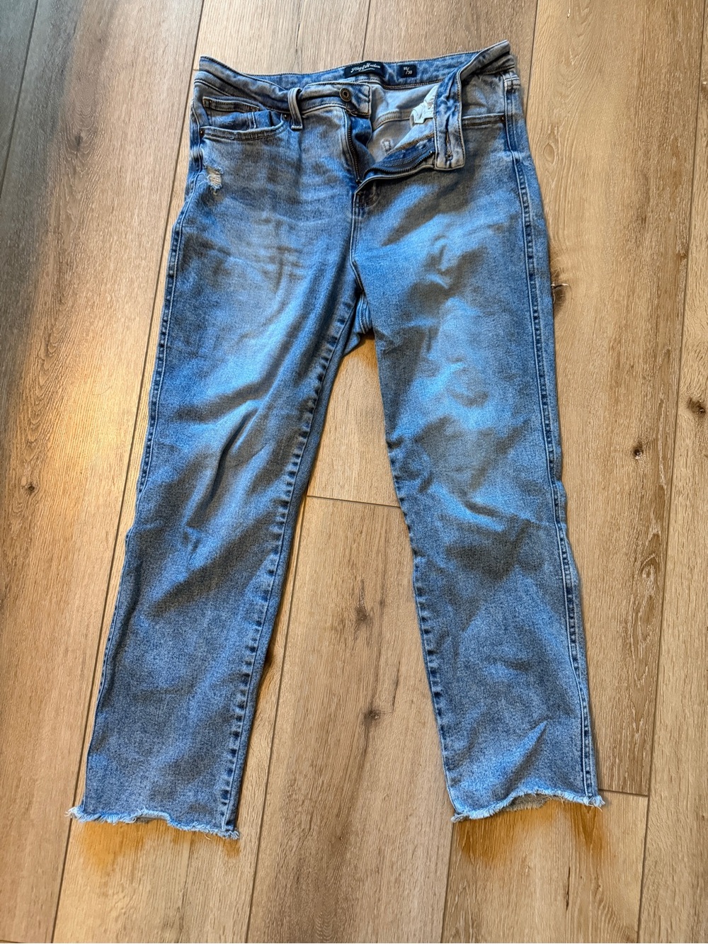 High-Rise Cropped Women's Jeans in Light Blue